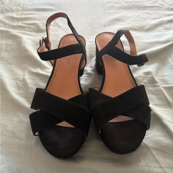 AEROSOLES Women's Elegant Black Sandals - Picture 2 of 6